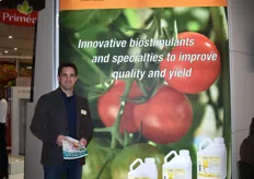 Jens Böcker von Biolchim zeigt die innovative Produktlinie Bio Stimulanz